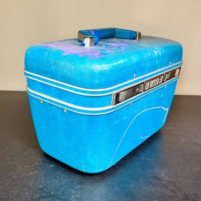 Vintage Blue Hard Shell Train Case Makeup Vanity Suitcase