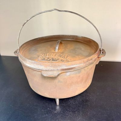 Ridgeway by Kelty Cast Iron Camp Dutch Oven with Lid