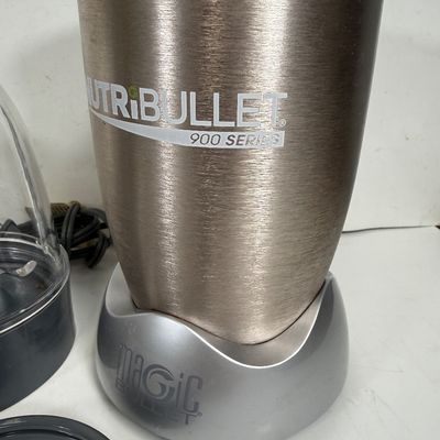 NutriBullet 900 Series Blender with Accessories