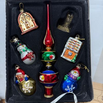 Museum Thomas Series Blown Glass Christmas Ornaments with Wooden Chest