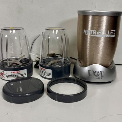 NutriBullet 900 Series Blender with Accessories