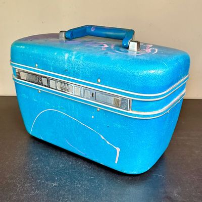 Vintage Blue Hard Shell Train Case Makeup Vanity Suitcase