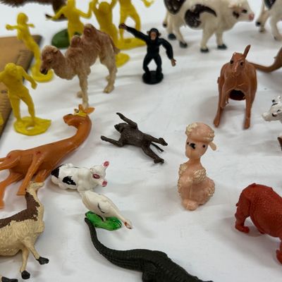 Vintage Plastic Toy Animals and Figures Lot