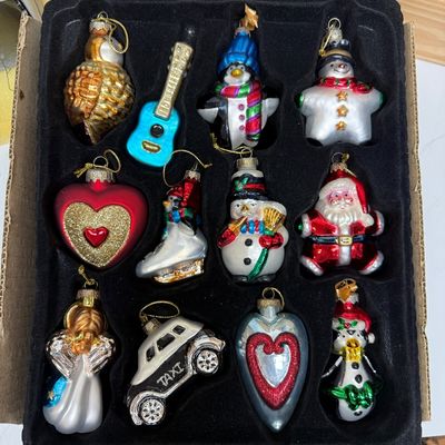 Museum Thomas Series Blown Glass Christmas Ornaments with Wooden Chest