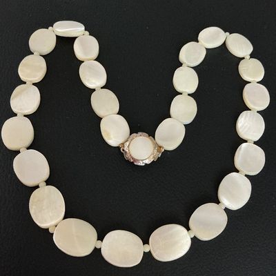 Vintage Mother of Pearl Flat Oval Bead Necklace