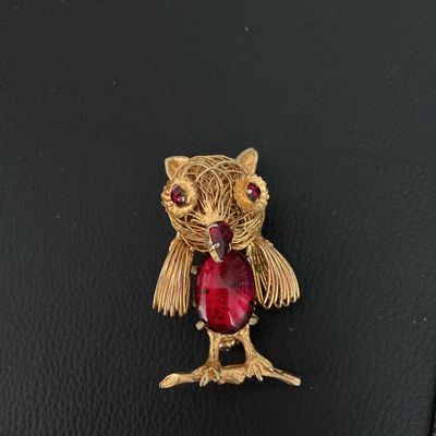 Vintage Gold Tone Filigree Owl Brooch with Red Cabochon & Rhinestones