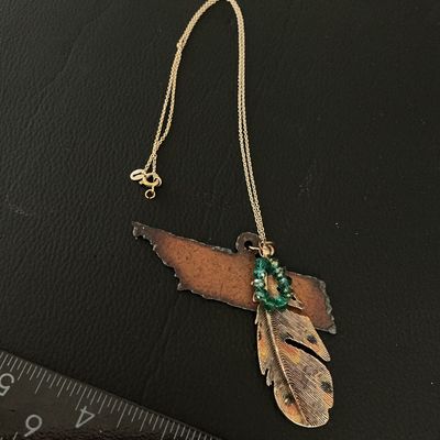 Tennessee State & Feather Pendant Necklace with Green Beads
