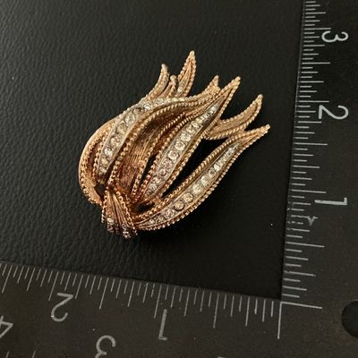 Vintage Sarah Coventry Gold Tone Rhinestone Tulip Brooch