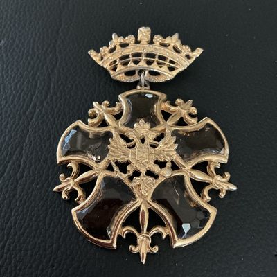 Vintage Gold Tone Maltese Cross & Crown Brooch with Smoky Glass Stones