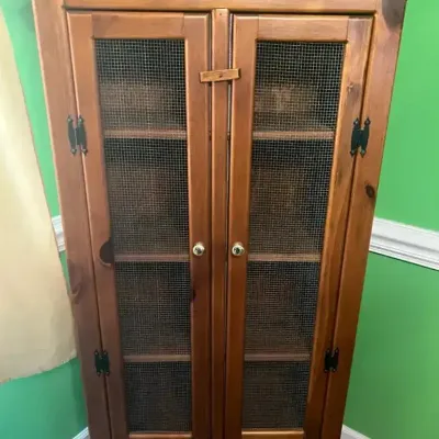 Solid Wood Kitchen Cupboard