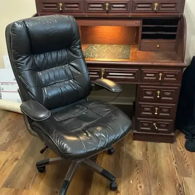 Roll-Top Desk with Leather Office Chair
