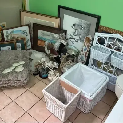 Seaside Pictures & Decor