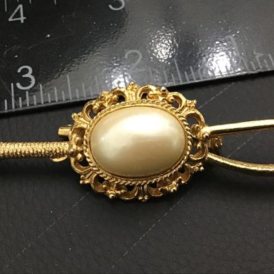 Giraffe Faux Pearl Brooch