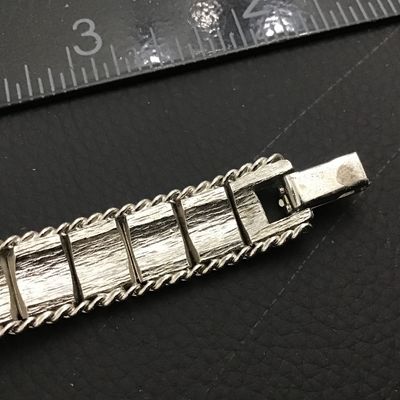 17 Jewel Mechanical Swiss Jamar Vintage Watch Excelent Condition. Working