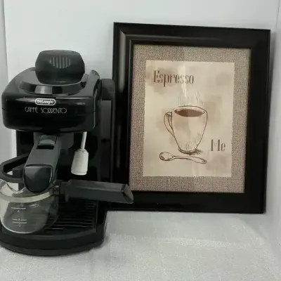 DeLonghi Caffe Sorrento Espresso Maker & Wall Art