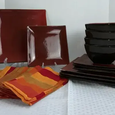 Elemental Poppy Stoneware & Striped Napkins