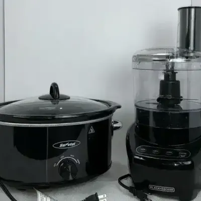 Survivi Slow Cooker & Black+Decker Food Processor