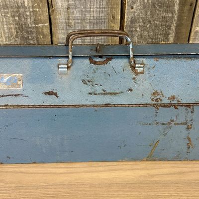 Belknap Blue Grass Model T5-BG 8721 Metal Toolbox with Removable Tray