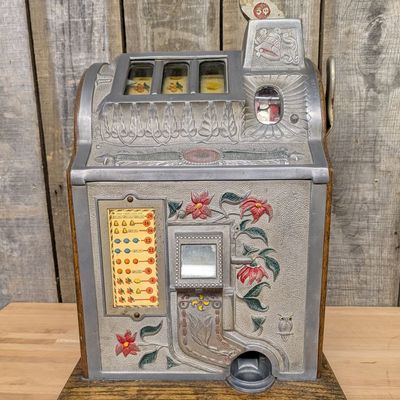 Mills Novelty Co. 5 Cent Poinsettia Gooseneck Slot Machine