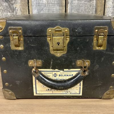 Vintage Belknap Blue Grass Vulcanized Fiber Sample Case