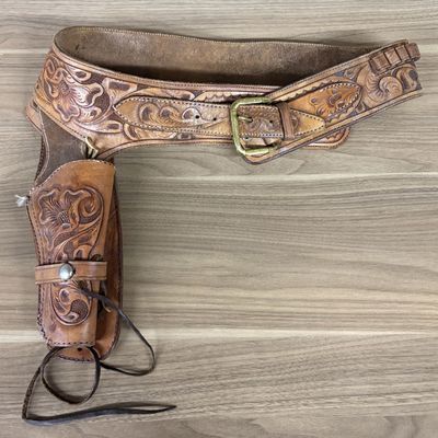 Hand Tooled Leather Western Style Gun Belt and Holster