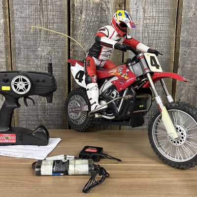 RadioShack Honda CR250R Remote Controlled Motorcycle Featuring Ricky Carmichael