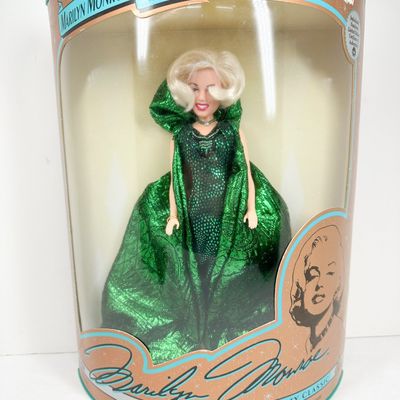 DSI MARILYN MONROE VINYL DOLL 1993