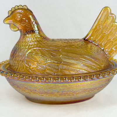 INDIANA IRIDESCENT MARIGOLD CARNIVAL GLASS HEN ON NEST