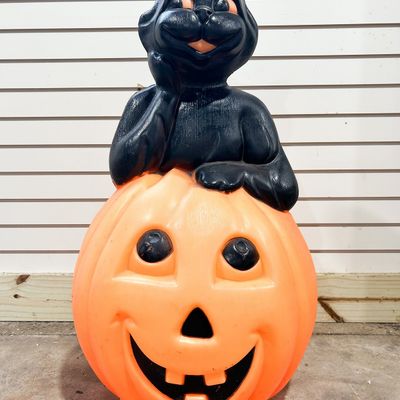 BLACK CAT ON PUMPKIN BLOW MOLD, 1993
