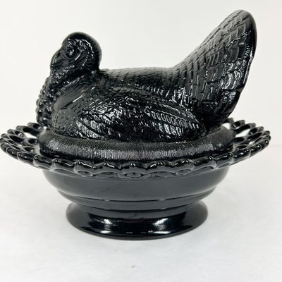 MOSSER BLACK AMETHYST GLASS TURKEY ON NEST