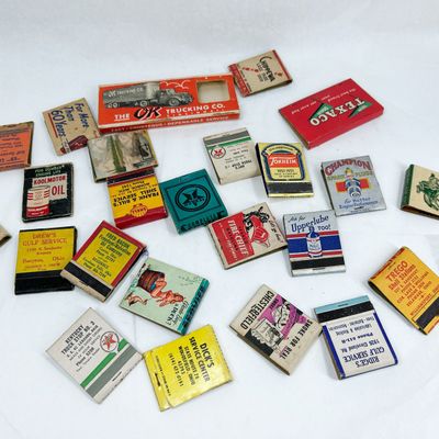 COLLECTION OF VINTAGE AUTOMOTIVE ADVERTISING MATCHBOOKS