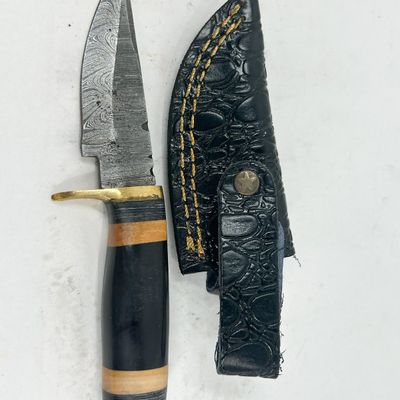 DAMASCUS STEEL HUNTING KNIFE AND SHEATH