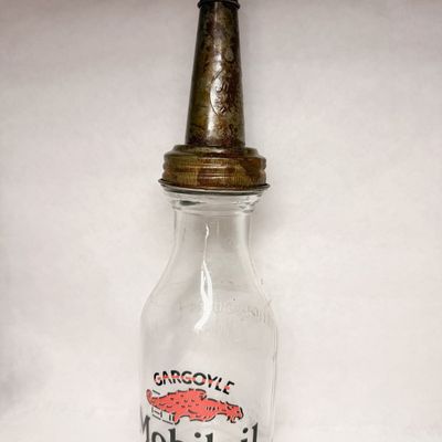 GARGOYLE MOBILOIL GLASS QUART BOTTLE