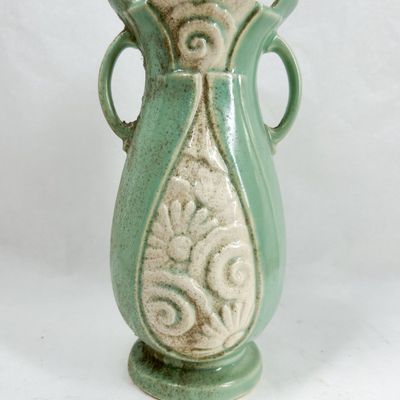 WELLER POTTERY GREEN EARTHENWARE VASE