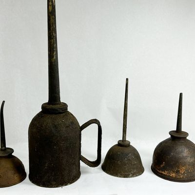 GROUP OF STEEL INDUSTRIAL OILERS
