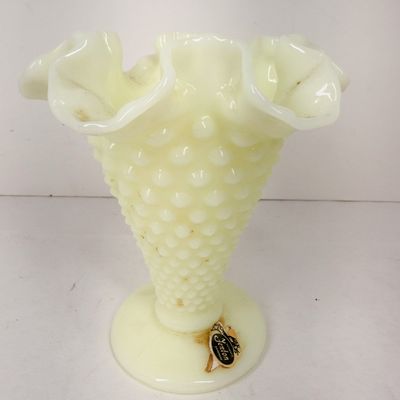 FENTON LIME SHERBET HOBNAIL VASE