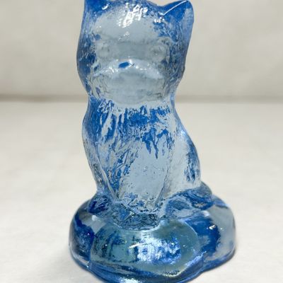 BOYD BLUE SITTING KITTEN ON PILLOW