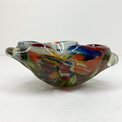 TRI-LOBED MULTICOLOR ART GLASS BOWL