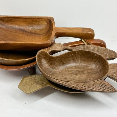 MUNISING AND DOLPHIN WOODEN SERVING PIECES