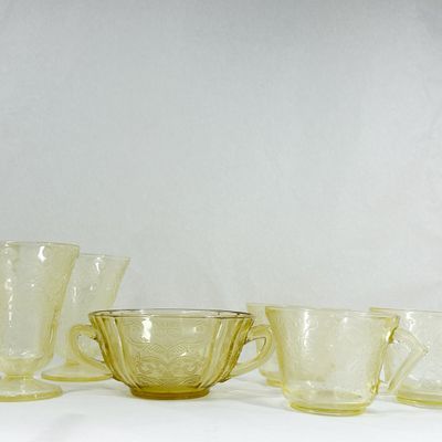 YELLOW DEPRESSION GLASS SEVEN PIECE ASSORTMENT