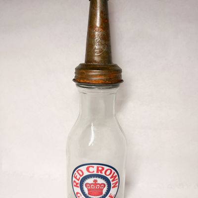 BROCKWAY GLASS OIL BOTTLE WITH HUFFER SPOUT