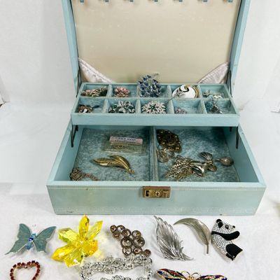 VINTAGE COSTUME JEWELRY AND JEWELRY BOX