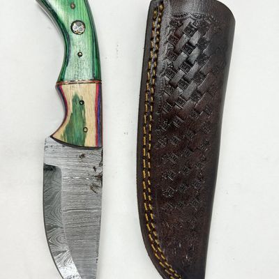 DAMASCUS STEEL AND PAKKAWOOD HUNTING KNIFE