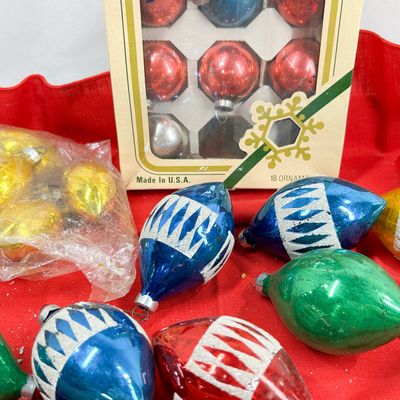 PYRAMID VINTAGE GLASS CHRISTMAS ORNAMENTS