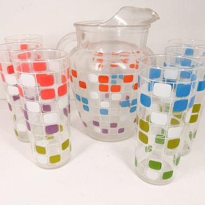 VINTAGE GEOMETRIC PATTERNED GLASS BEVERAGE SET