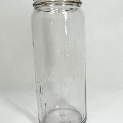WHITE HOUSE VINEGAR GLASS JAR