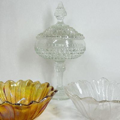TRIO OF DECORATIVE AMERICAN GLASSWARE