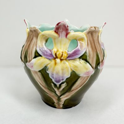 MAJOLICA IRIS VASE