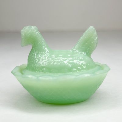 JADEITE GLASS MINIATURE HEN ON NEST