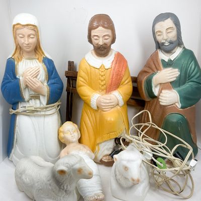 PLASTIC NATIVITY BLOW MOLD SET